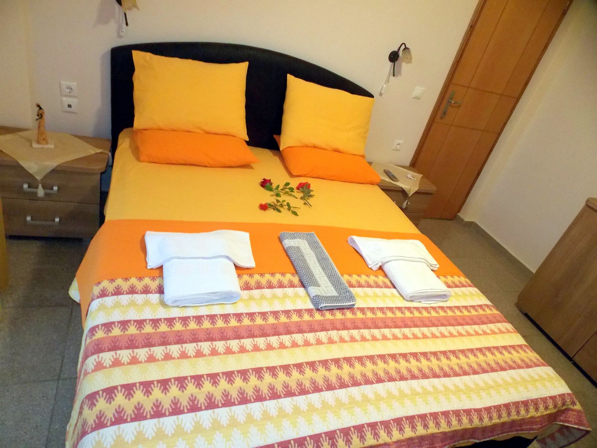 Nikos Apartments Sithonia Bagian luar foto